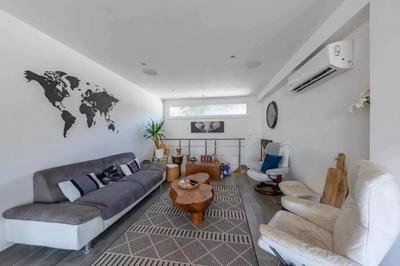 Villa - 239 m² - 7 pièces