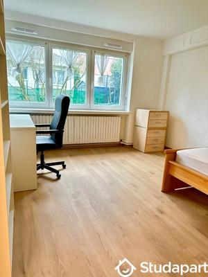 Chambre - 13 m² - 1 pièce