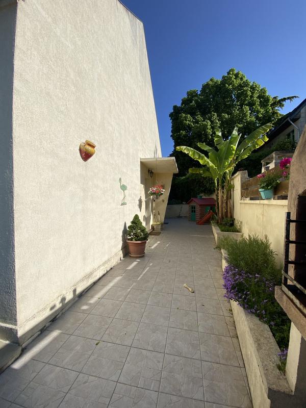 Maison traditionnelle - 141 m² - 7 pièces