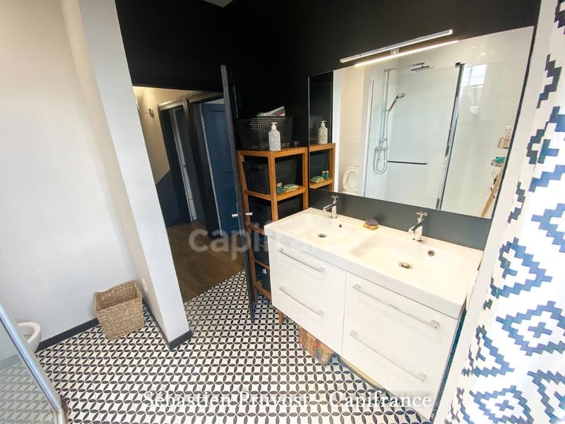 Maison de maîtres - 300 m² - 9 pièces