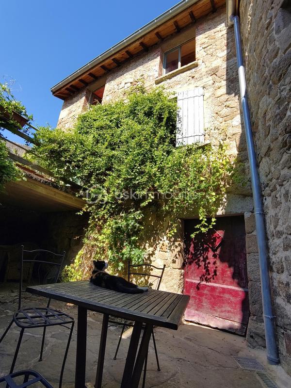 Maison de village - 94 m² - 4 pièces