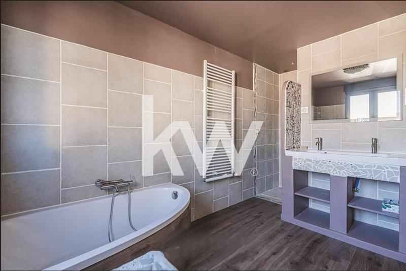 Maison - 121 m² - 5 pièces