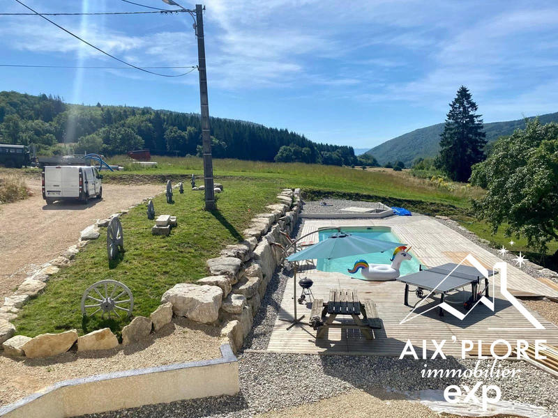 Maison - 240 m² - 6 pièces