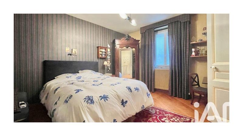 Maison - 200 m² - 7 pièces