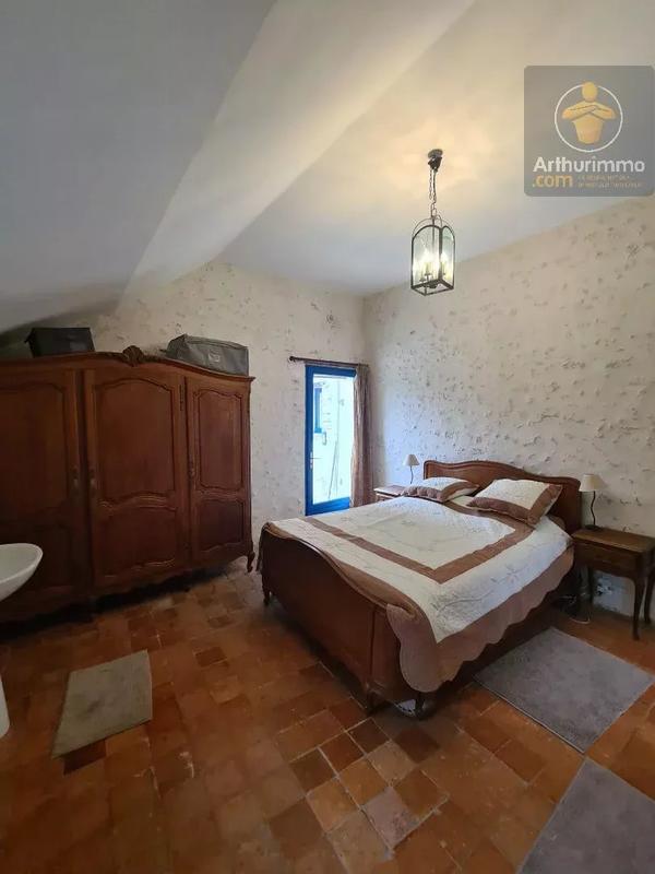 Maison - 265 m² - 8 pièces