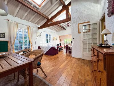 Maison - 140 m² - 5 pièces