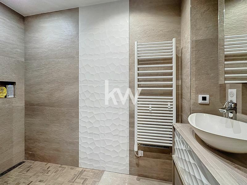 Appartement - 92 m² - 4 pièces