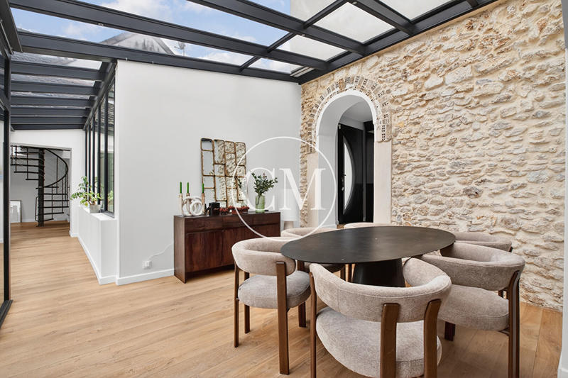 Maison - 215 m² - 6 pièces