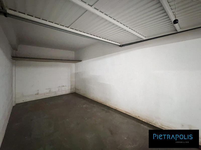 Parking / Garage - 13 m²