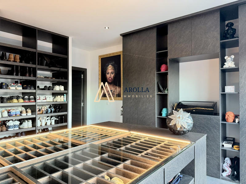 Villa - 227 m² - 6 pièces