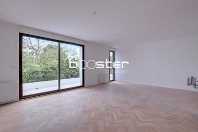 Appartement ancien - 99 m² - 4 pièces