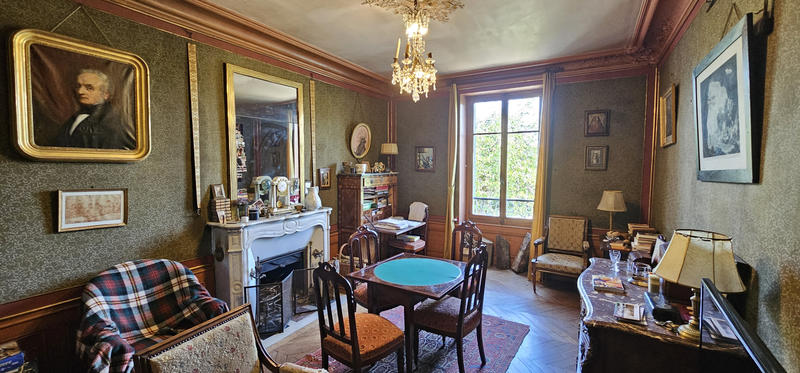 Propriété - 348 m² - 13 pièces