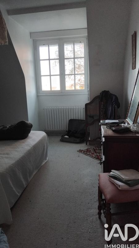 Maison - 220 m² - 9 pièces