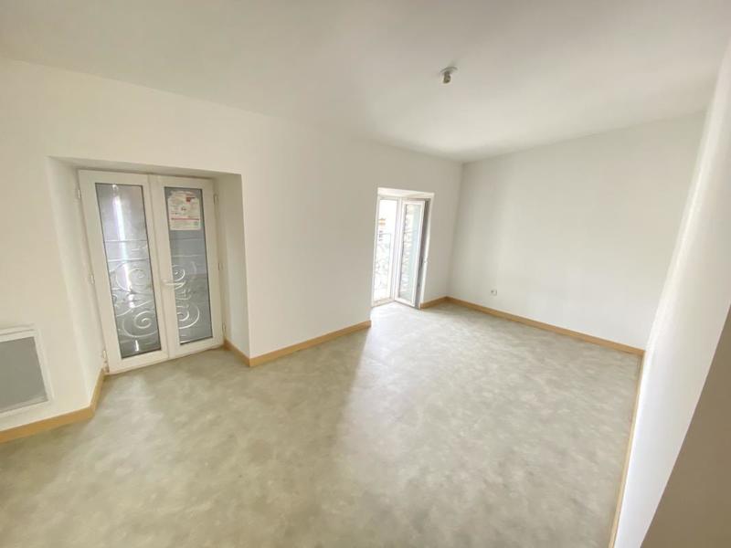 Studio - 85 m² - 4 pièces