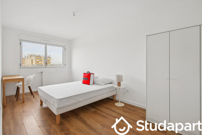 Chambre - 13 m² - 1 pièce