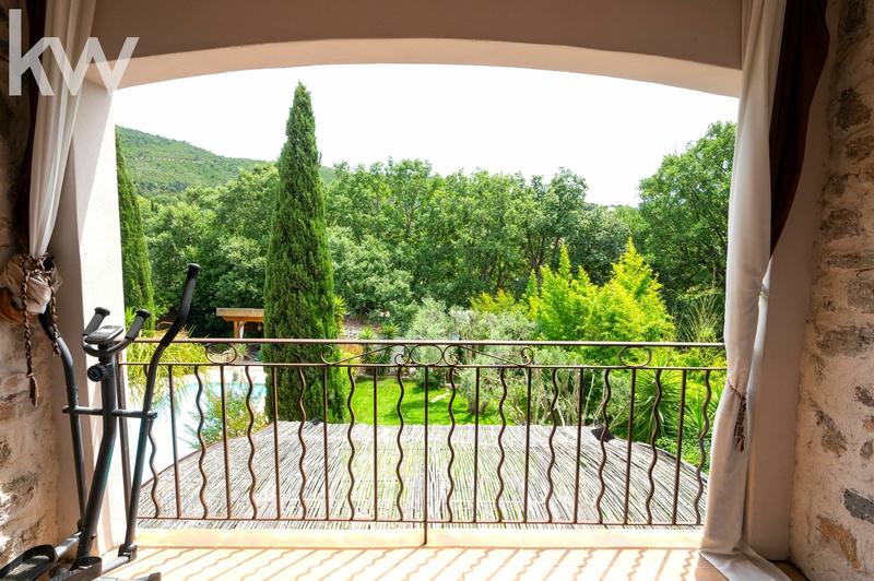 Maison - 185 m² - 7 pièces