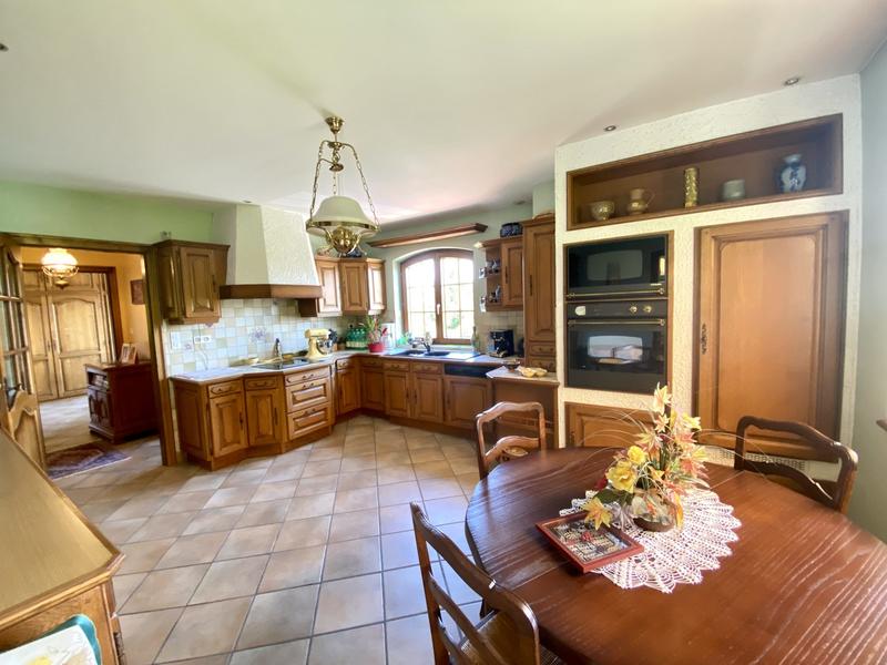 Maison traditionnelle - 243 m² - 6 pièces