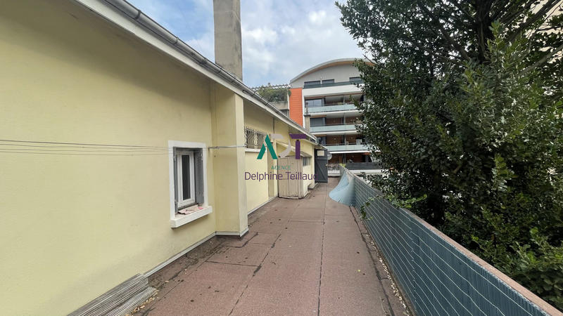 Maison - 246 m² - 8 pièces