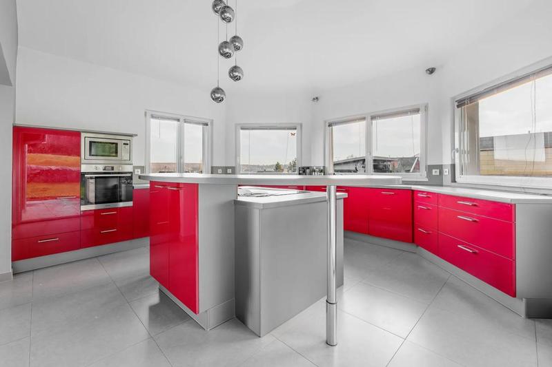 Maison - 190 m² - 6 pièces