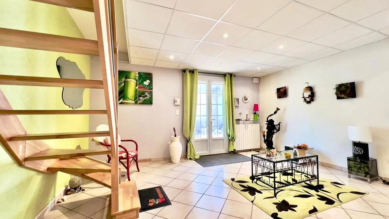 Maison - 349 m² - 10 pièces