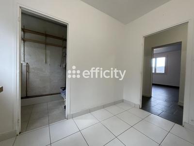 Appartement - 64 m² - 4 pièces