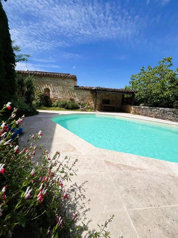 Maison - 260 m² - 12 pièces