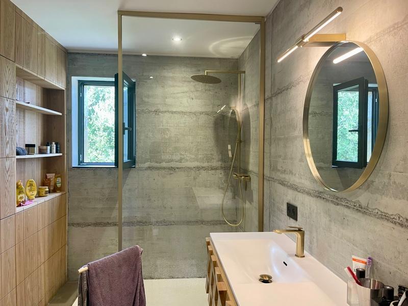 Maison - 240 m² - 7 pièces