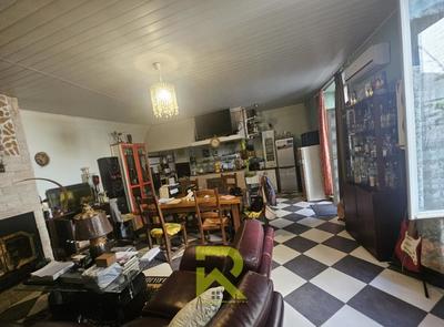 Maison de village - 210 m² - 9 pièces