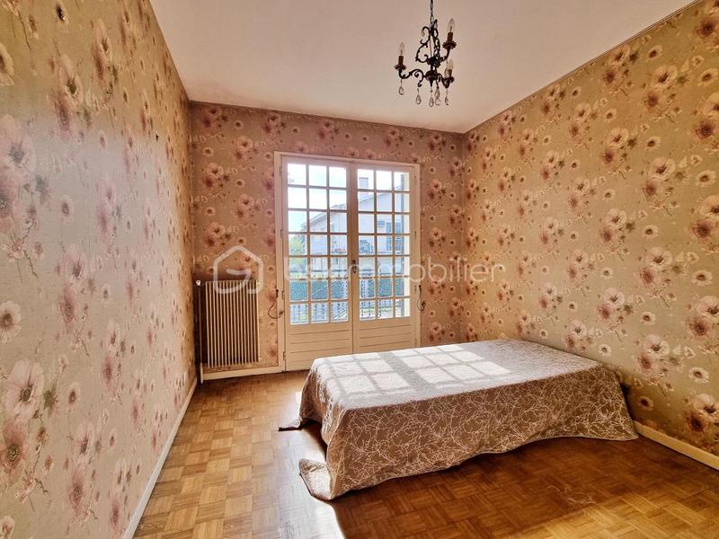 Maison traditionnelle - 195 m² - 6 pièces