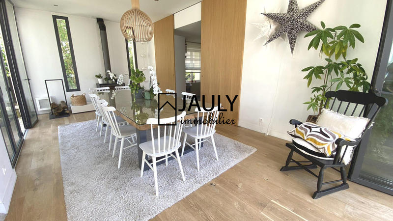 Maison - 300 m² - 9 pièces