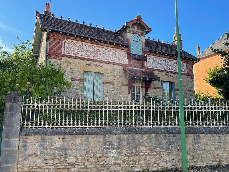 Maison - 93 m² - 5 pièces