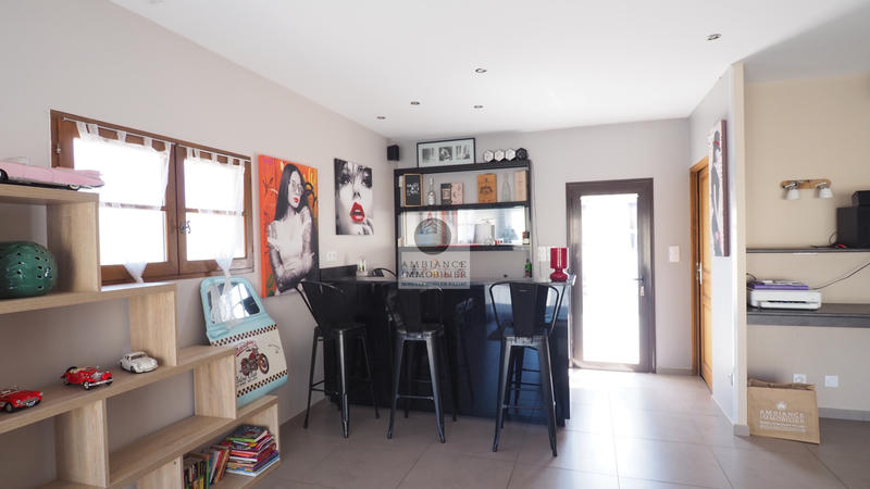 Maison - 179 m² - 7 pièces