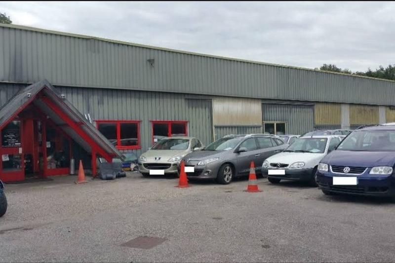 Entrepôt - 5 400 m²