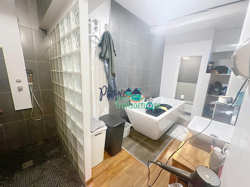 Maison - 191 m² - 6 pièces