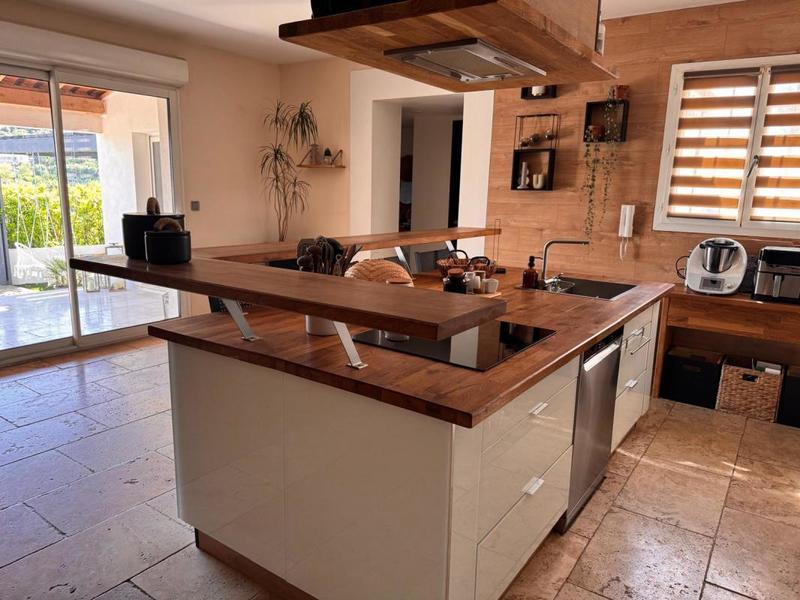 Maison traditionnelle - 139 m² - 5 pièces