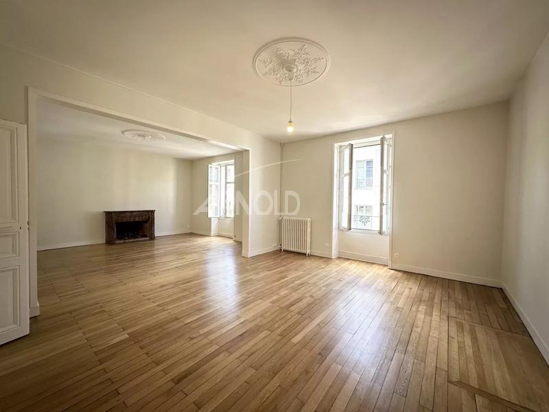 Maison - 193 m² - 7 pièces