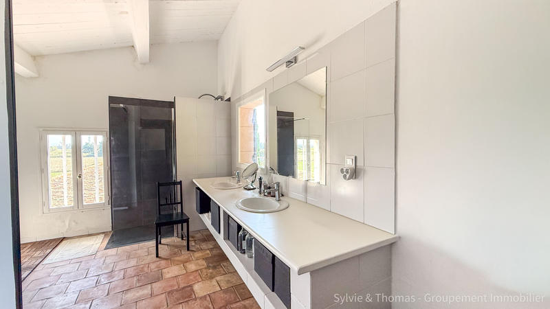 Mas - 324 m² - 8 pièces