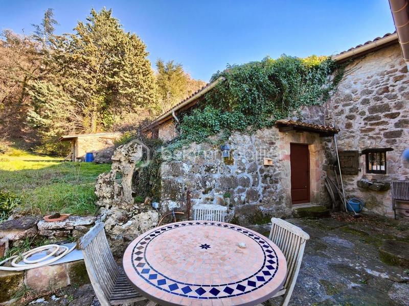 Maison en pierre - 250 m² - 9 pièces