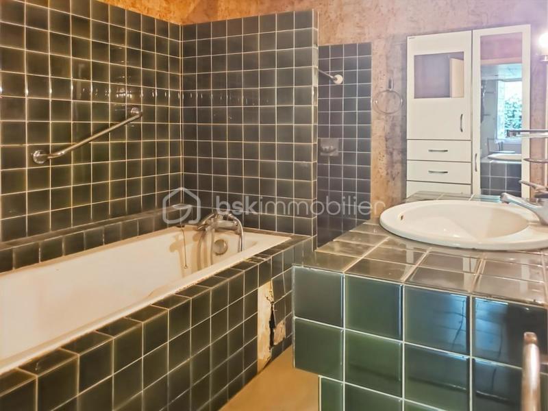 Maison en pierre - 200 m² - 9 pièces