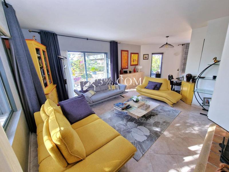 Villa - 196 m² - 6 pièces