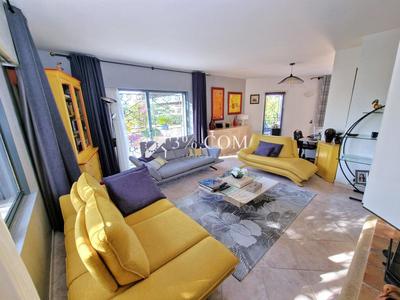 Villa - 196 m² - 5 pièces