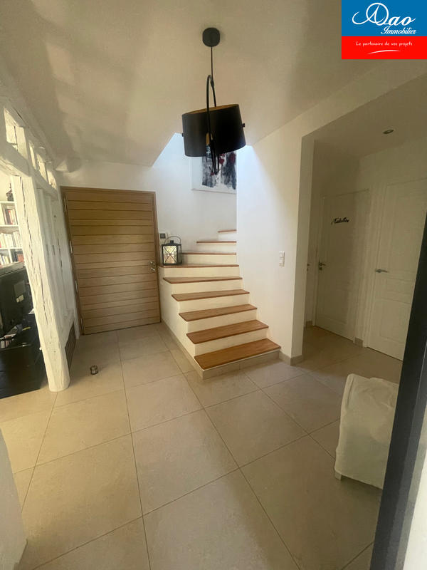 Maison - 192 m² - 8 pièces