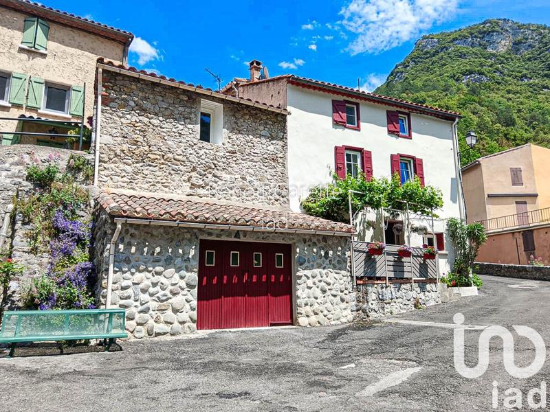 Maison - 80 m² - 3 pièces