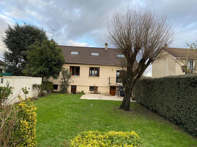 Maison - 186 m² - 9 pièces