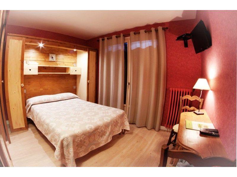 Local commercial - 1 180 m² - 32 pièces