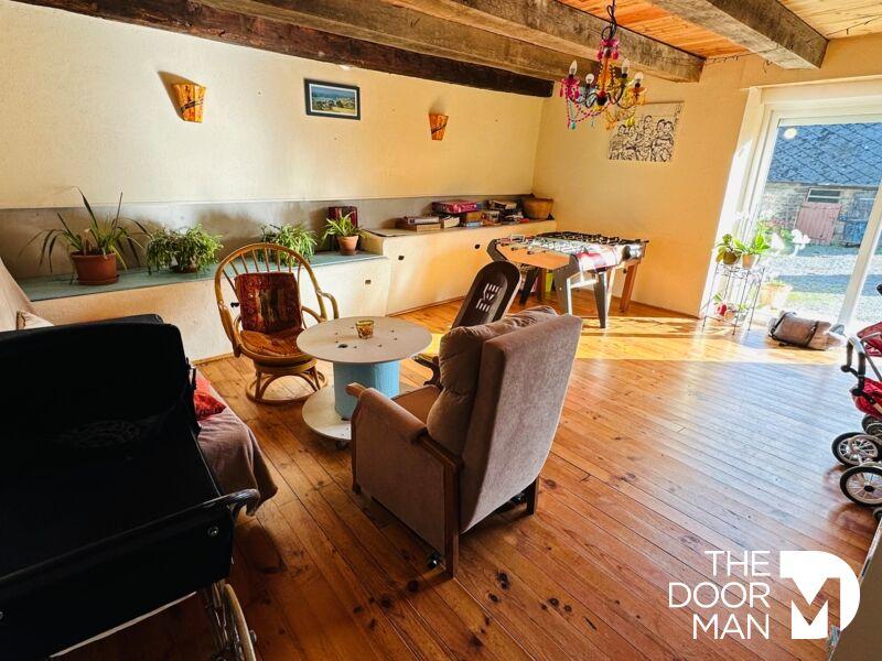 Maison - 270 m² - 7 pièces