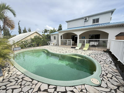 Maison - 181 m² - 1 pièce