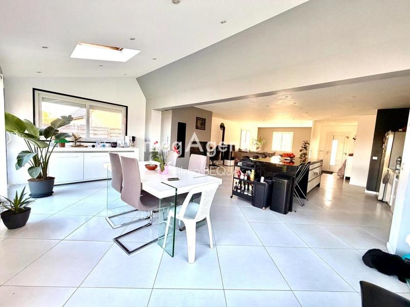 Pavillon - 190 m² - 7 pièces