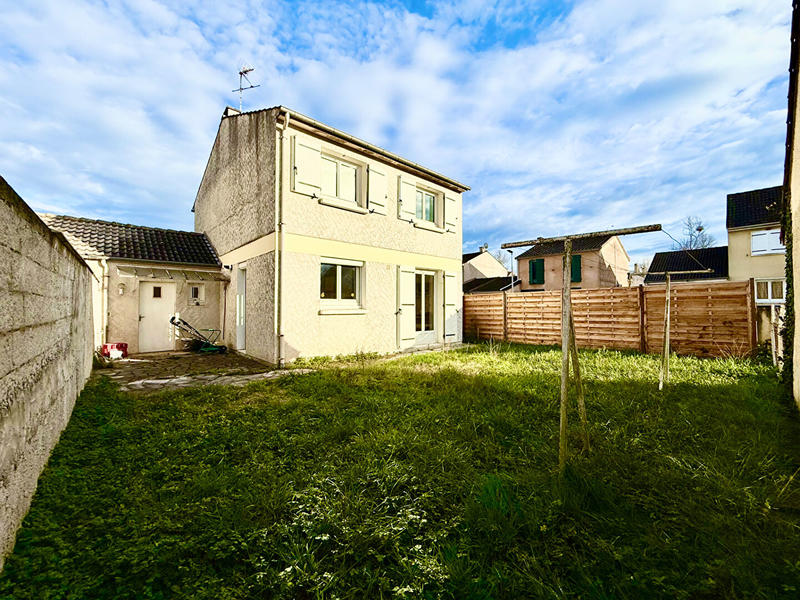 Maison - 89 m² - 5 pièces