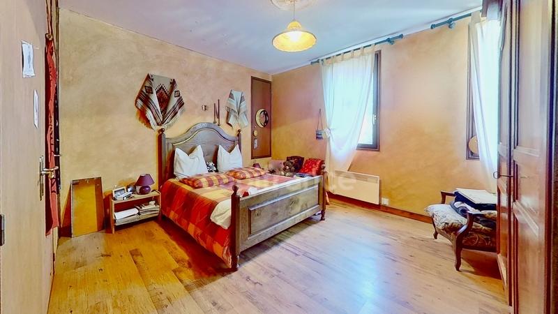 Maison - 217 m² - 6 pièces